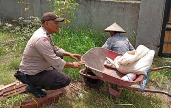 Polsek Labuapi Dorong Ketahanan Pangan Lewat Program Bhabinkamtibmas di Desa Merembu