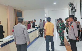 Polsek dan TNI Gelar Patroli Gabungan Jaga Kamtibmas di Kecamatan Kuripan